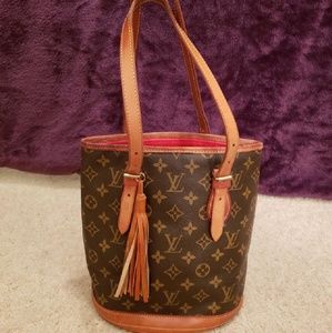AUTHENTIC LV Bucket Bag PM M42238 monogram